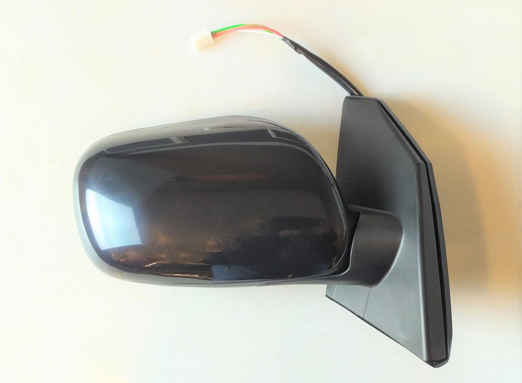 DIŞ DİKİZ AYNA TOYOTA COROLLA 2002-2006 ELEKTRİKLİ ISITMALI YUVARLAK SOKET SAĞ