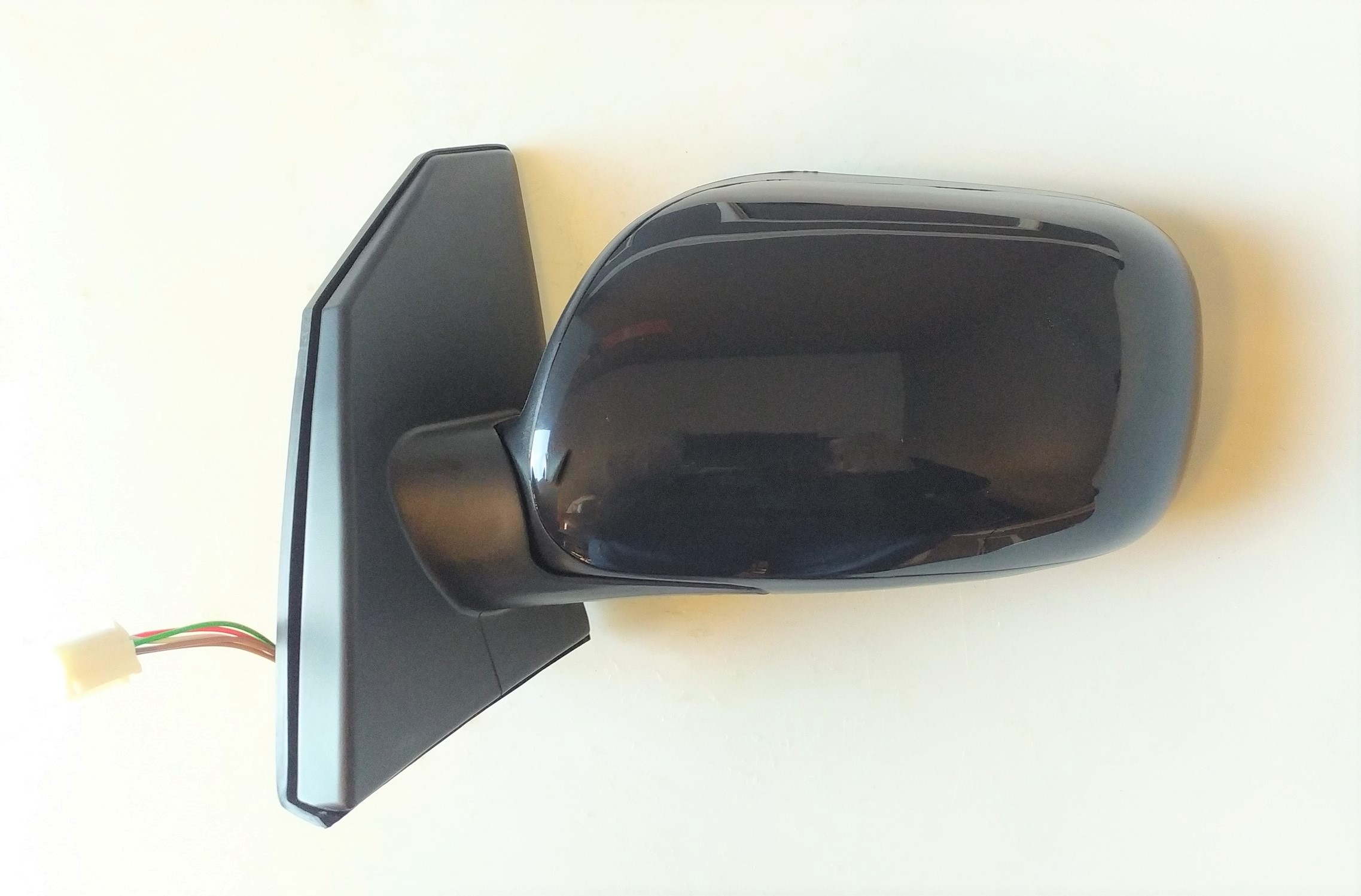 DIŞ DİKİZ AYNA TOYOTA COROLLA 2002-2006 ELEKTRİKLİ ISITMALI YUVARLAK SOKET SOL